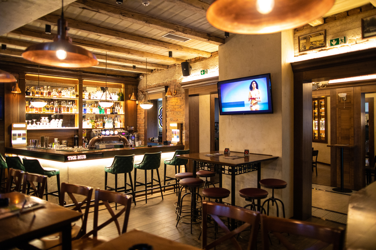 Restaurant & Bar
